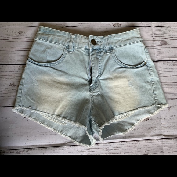 Size 26, Billabong high waisted indigo jean shorts - Picture 4 of 12